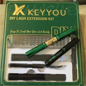 DIY Lash Extension Kit - Green and Black